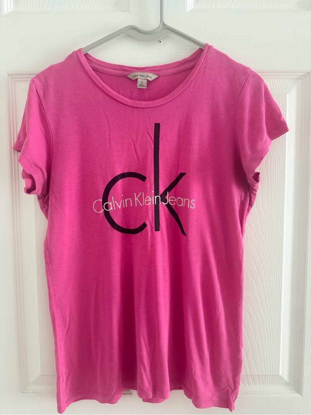 Calvin Klein Jeans LadiesBright Pink CK Logo Tee